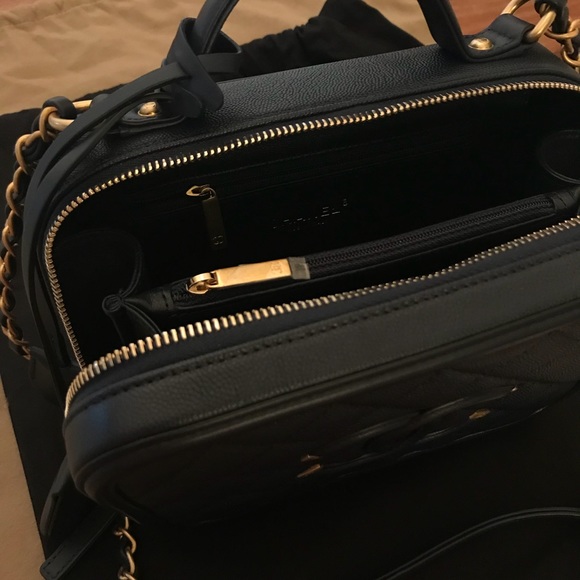 2018 Chanel CC Filigree Vanity Case - Picture 6 of 8